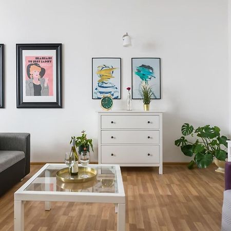 Discover Krakow Apartments - 3 Rakowicka St - Classic Apartments Near Main Station - Netflix 외부 사진