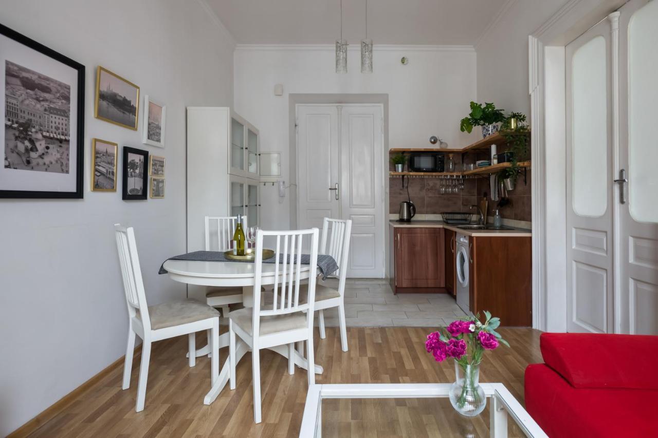 Discover Krakow Apartments - 3 Rakowicka St - Classic Apartments Near Main Station - Netflix 외부 사진