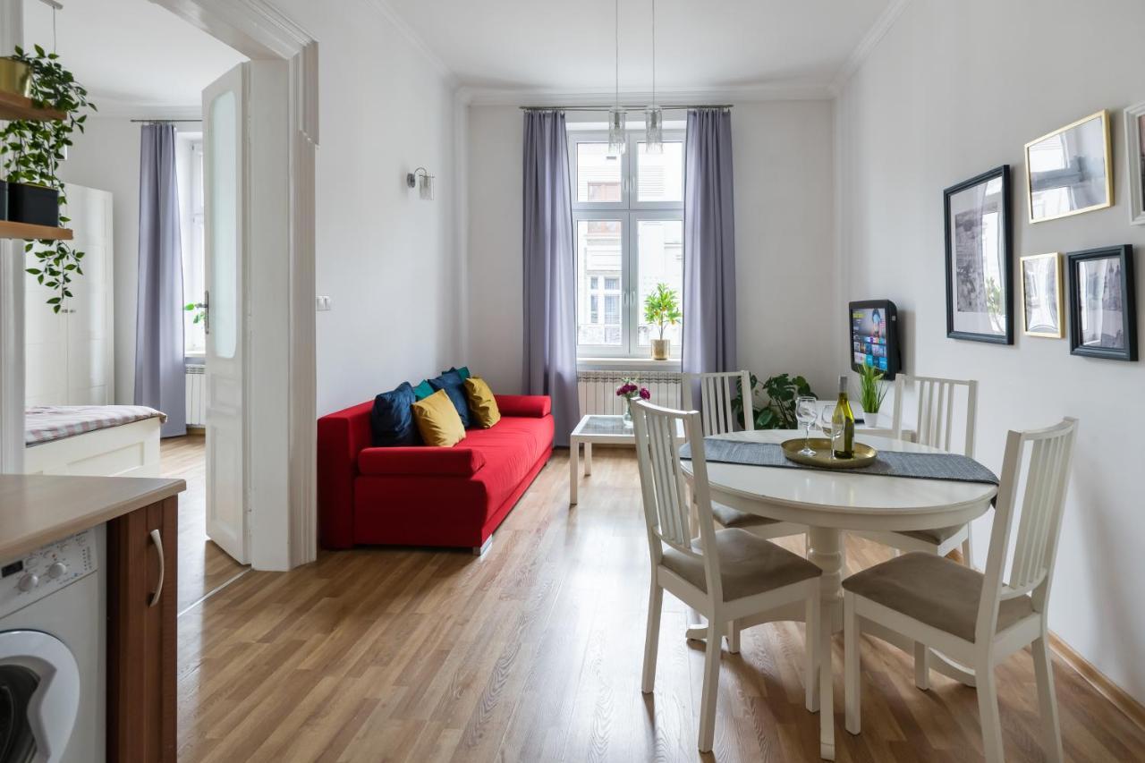 Discover Krakow Apartments - 3 Rakowicka St - Classic Apartments Near Main Station - Netflix 외부 사진