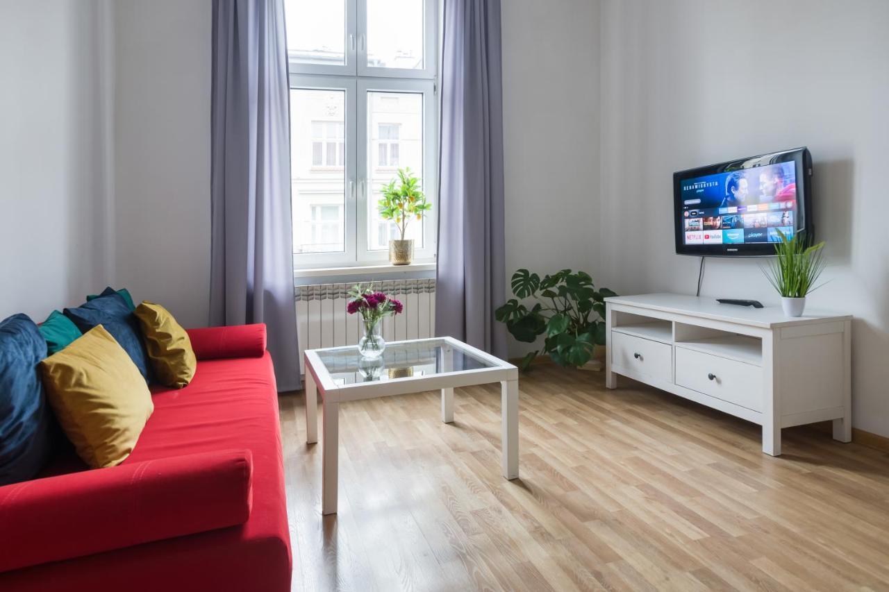 Discover Krakow Apartments - 3 Rakowicka St - Classic Apartments Near Main Station - Netflix 외부 사진