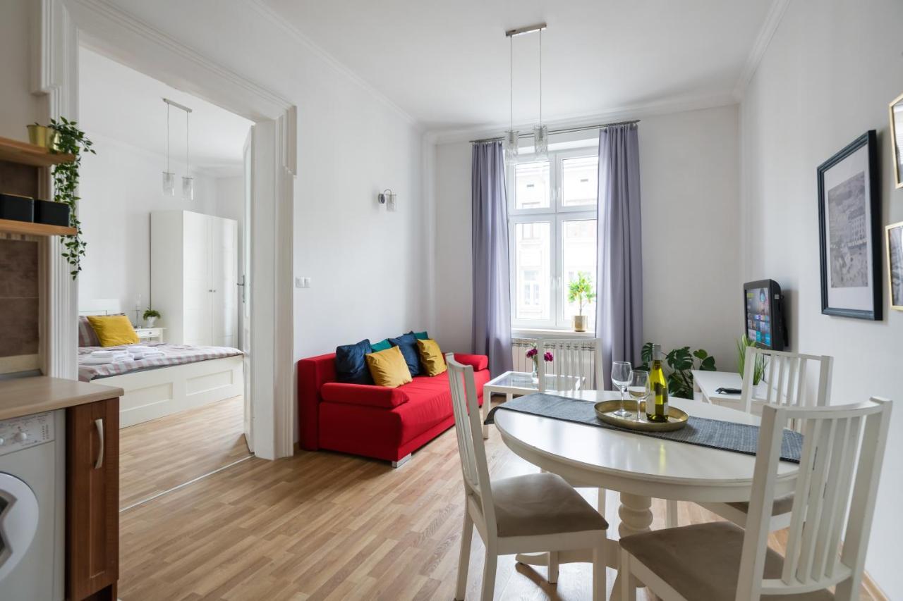 Discover Krakow Apartments - 3 Rakowicka St - Classic Apartments Near Main Station - Netflix 외부 사진