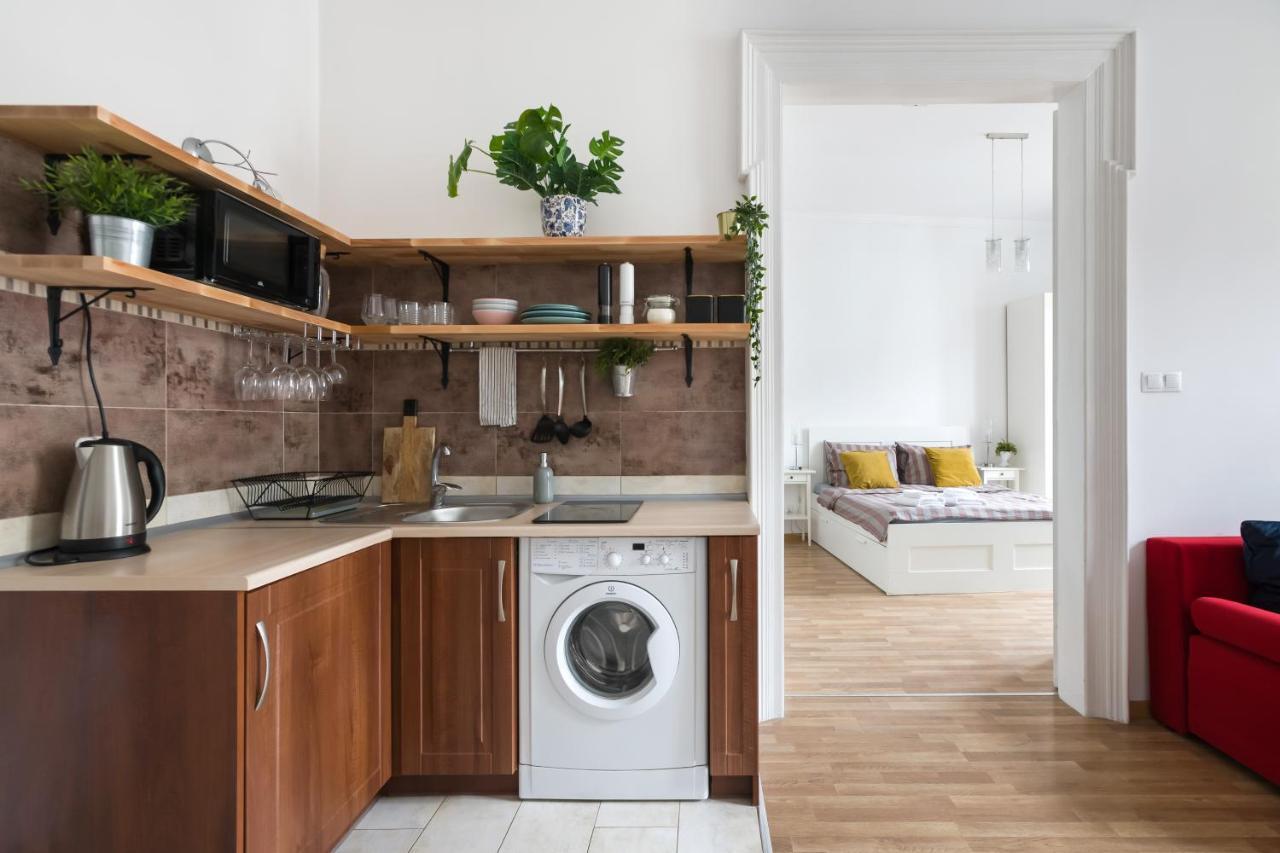 Discover Krakow Apartments - 3 Rakowicka St - Classic Apartments Near Main Station - Netflix 외부 사진