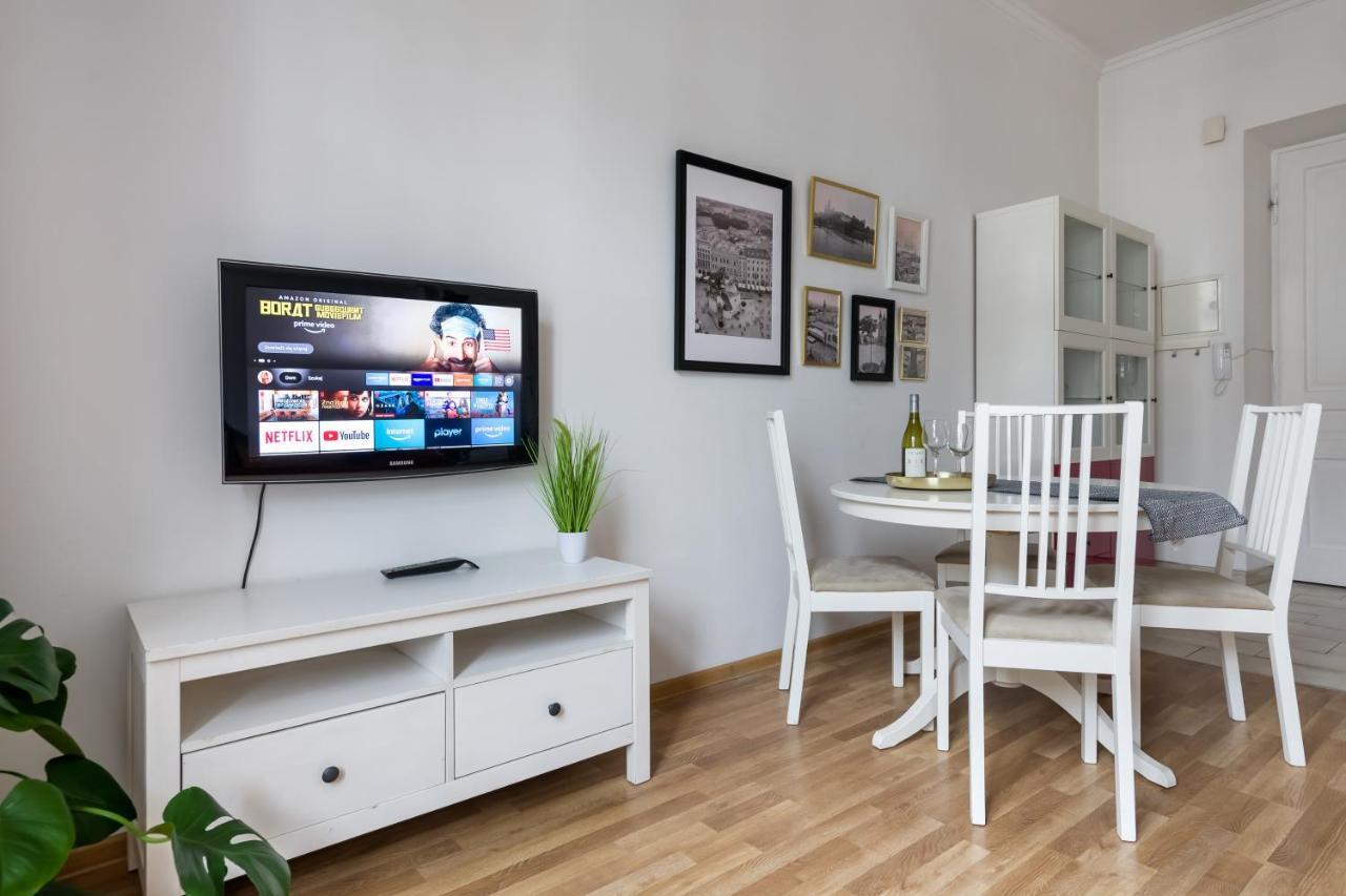 Discover Krakow Apartments - 3 Rakowicka St - Classic Apartments Near Main Station - Netflix 외부 사진