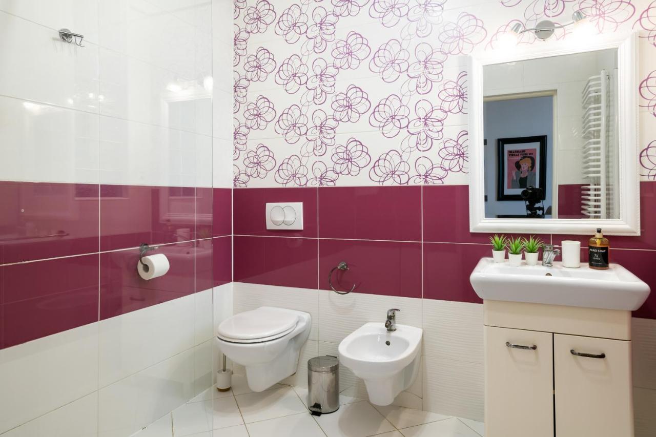 Discover Krakow Apartments - 3 Rakowicka St - Classic Apartments Near Main Station - Netflix 외부 사진