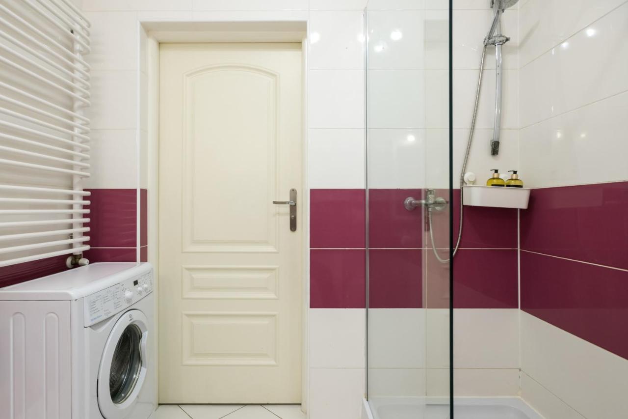 Discover Krakow Apartments - 3 Rakowicka St - Classic Apartments Near Main Station - Netflix 외부 사진