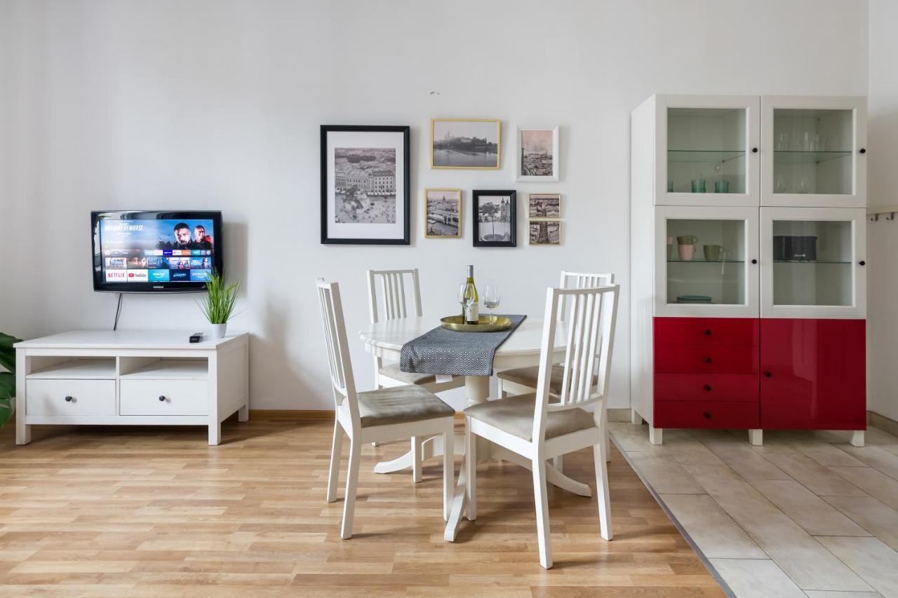 Discover Krakow Apartments - 3 Rakowicka St - Classic Apartments Near Main Station - Netflix 외부 사진