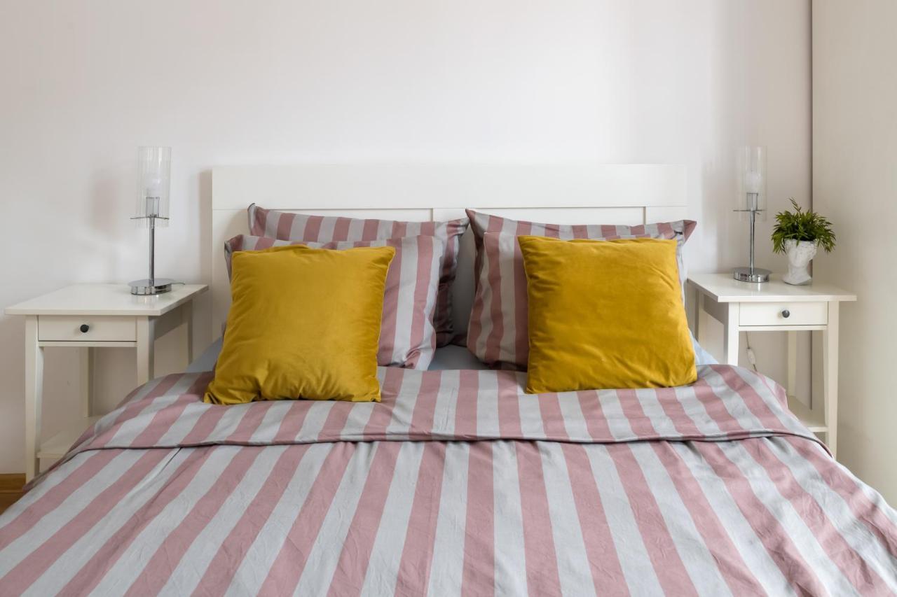 Discover Krakow Apartments - 3 Rakowicka St - Classic Apartments Near Main Station - Netflix 외부 사진